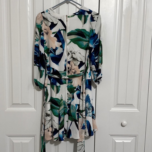 White House Black Market sleeved godet dress, petite 4 - Picture 6 of 8